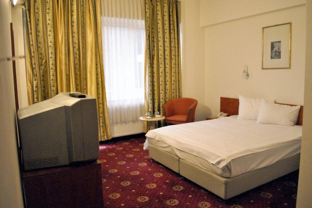 بوخارست Hotel Bristol الغرفة الصورة